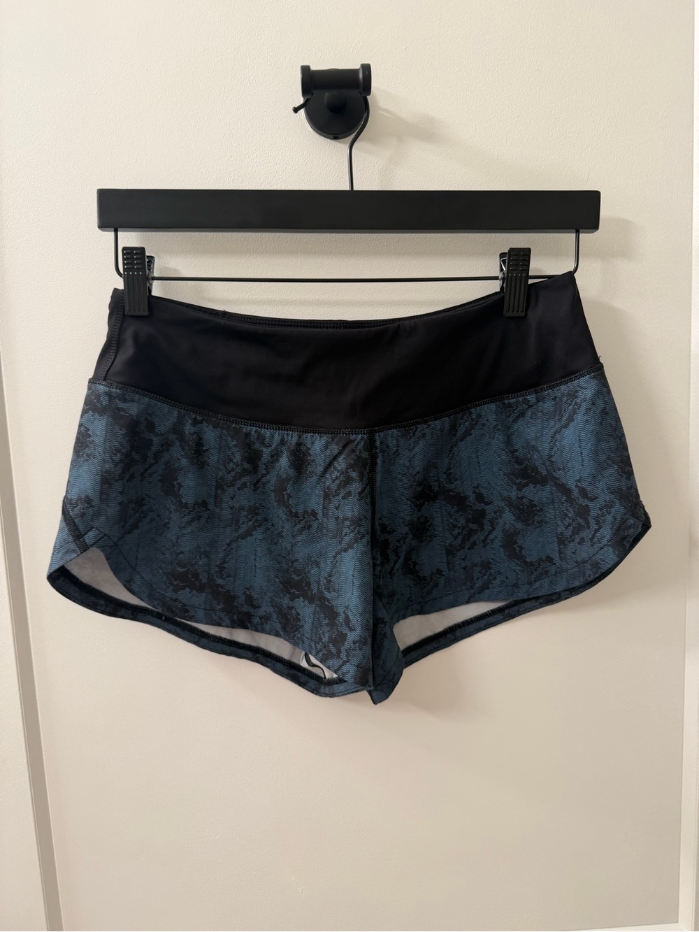 Vuori Black Waistband Blue Marble Athletic Shorts
